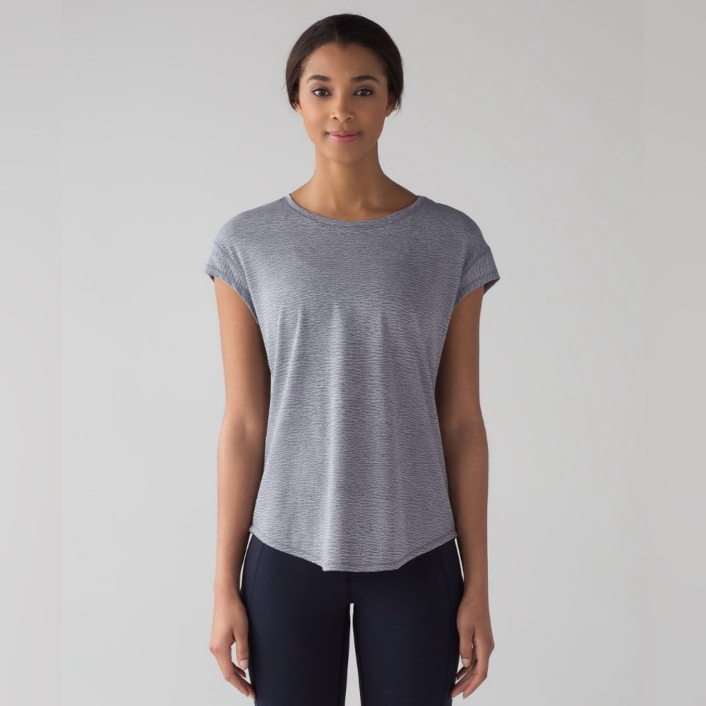 Lululemon | Lost In Pace Short Sleeve Tee | Arctic‎ Grey |  Women’s Size 8